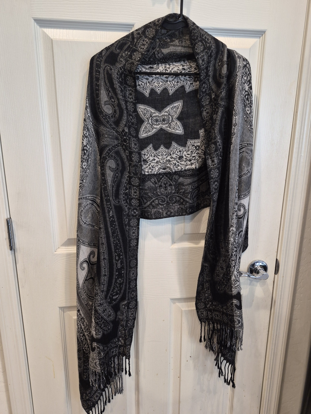 5/25 Charming Charlie Black & Gray Paisley Fringe Scarf Wrap